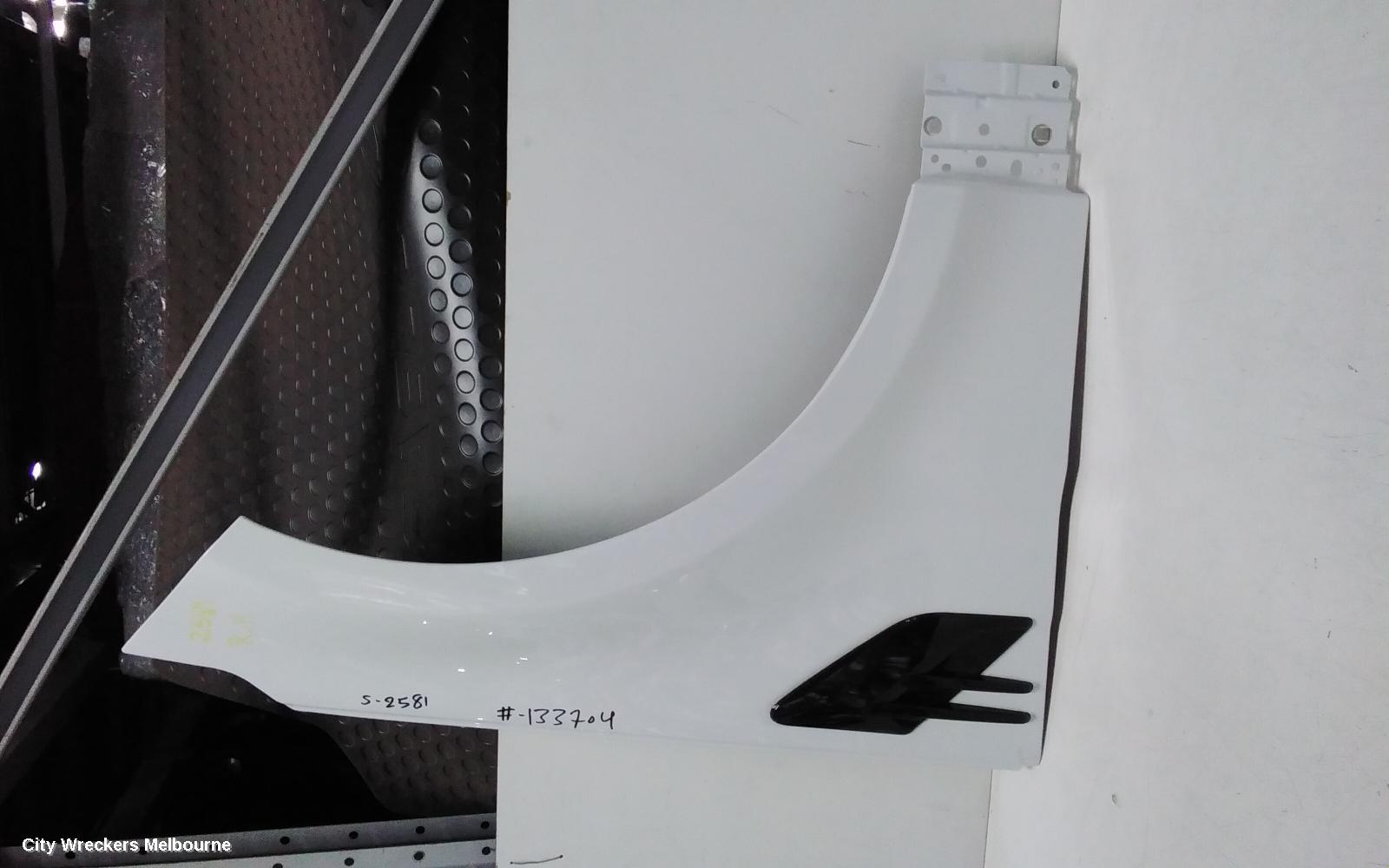 LAND ROVER RANGEROVER SPORT RIGHT GUARD, L494, 01/2018 - 04/2022