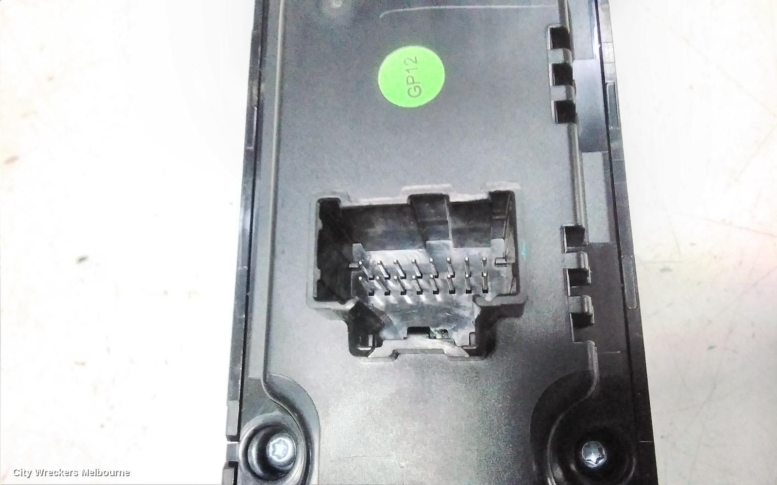 MG ZS HEATER/AC CONTROLS, AZS1, NON CLIMATE CONTROL TYPE, 09/2017 - 12/2021