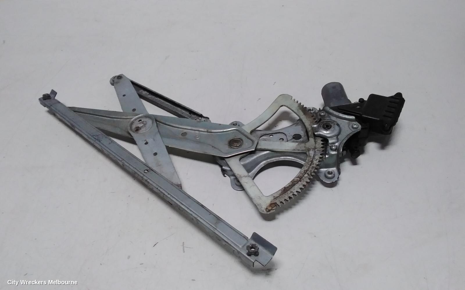 TOYOTA ESTIMA RIGHT FRONT WINDOW REG/MOTOR, XR50, 05-19