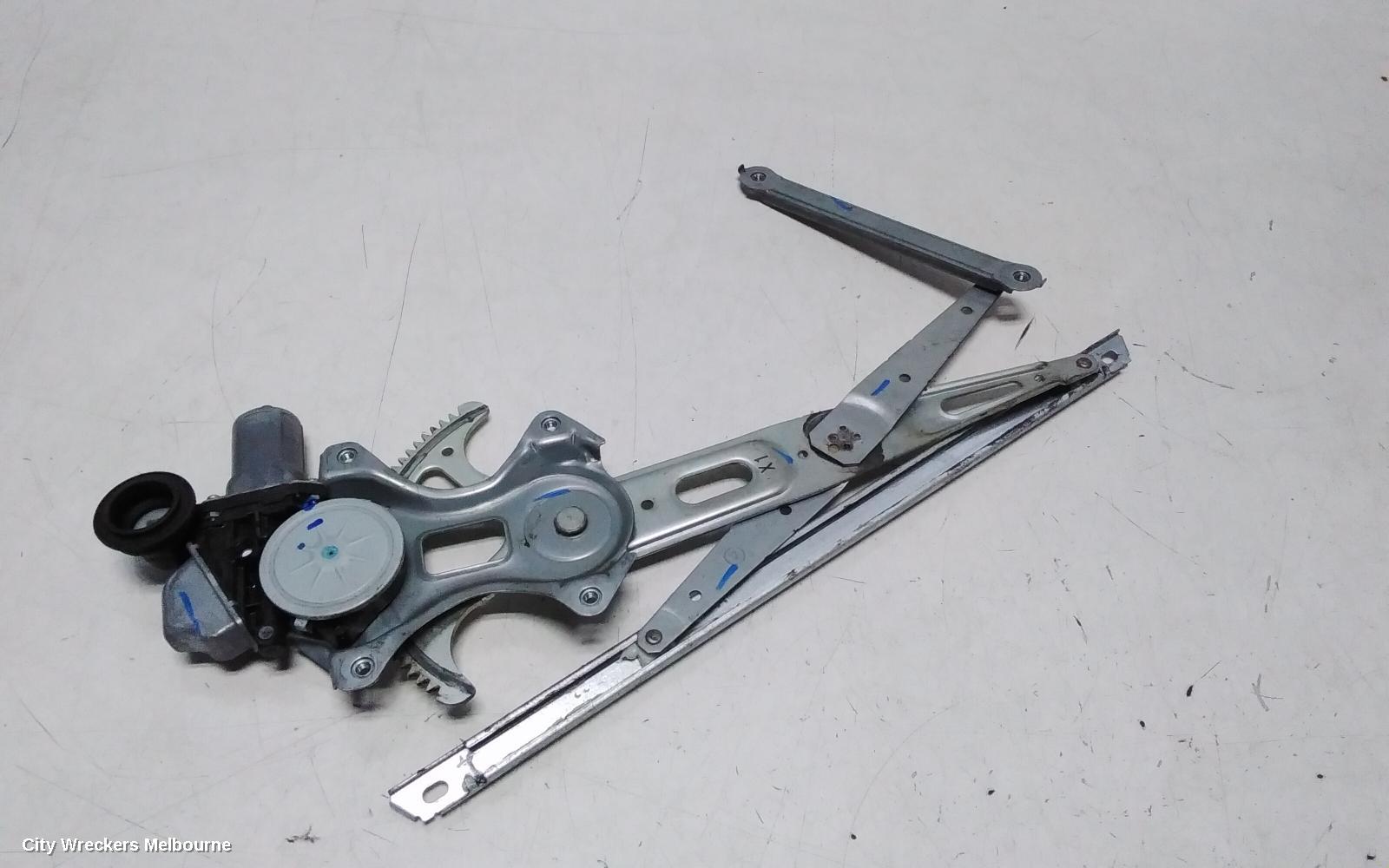 TOYOTA ESTIMA LEFT FRONT WINDOW REG/MOTOR, XR30/XR40 00-06