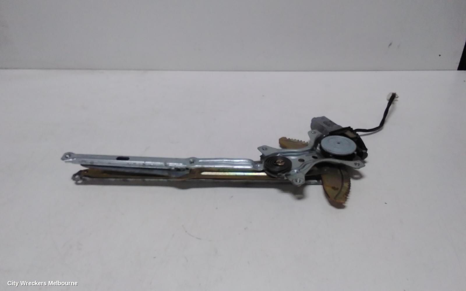 TOYOTA ESTIMA LEFT FRONT WINDOW REG/MOTOR, XR30/XR40 00-06