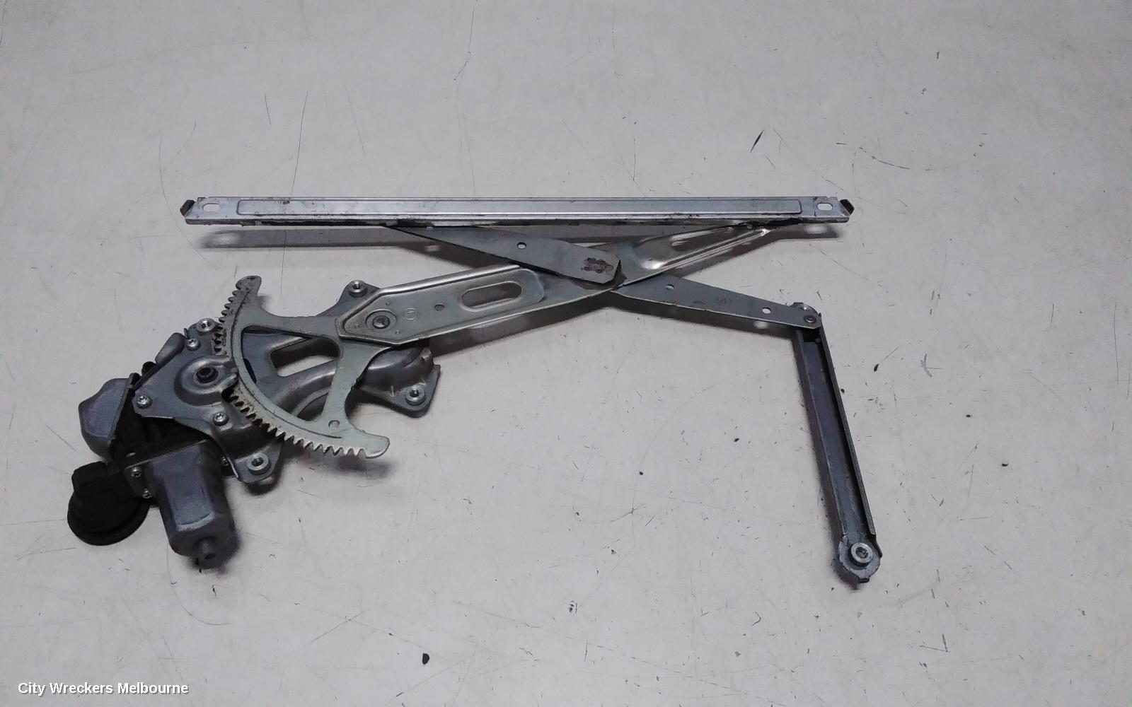 TOYOTA ESTIMA LEFT FRONT WINDOW REG/MOTOR, XR30/XR40 00-06