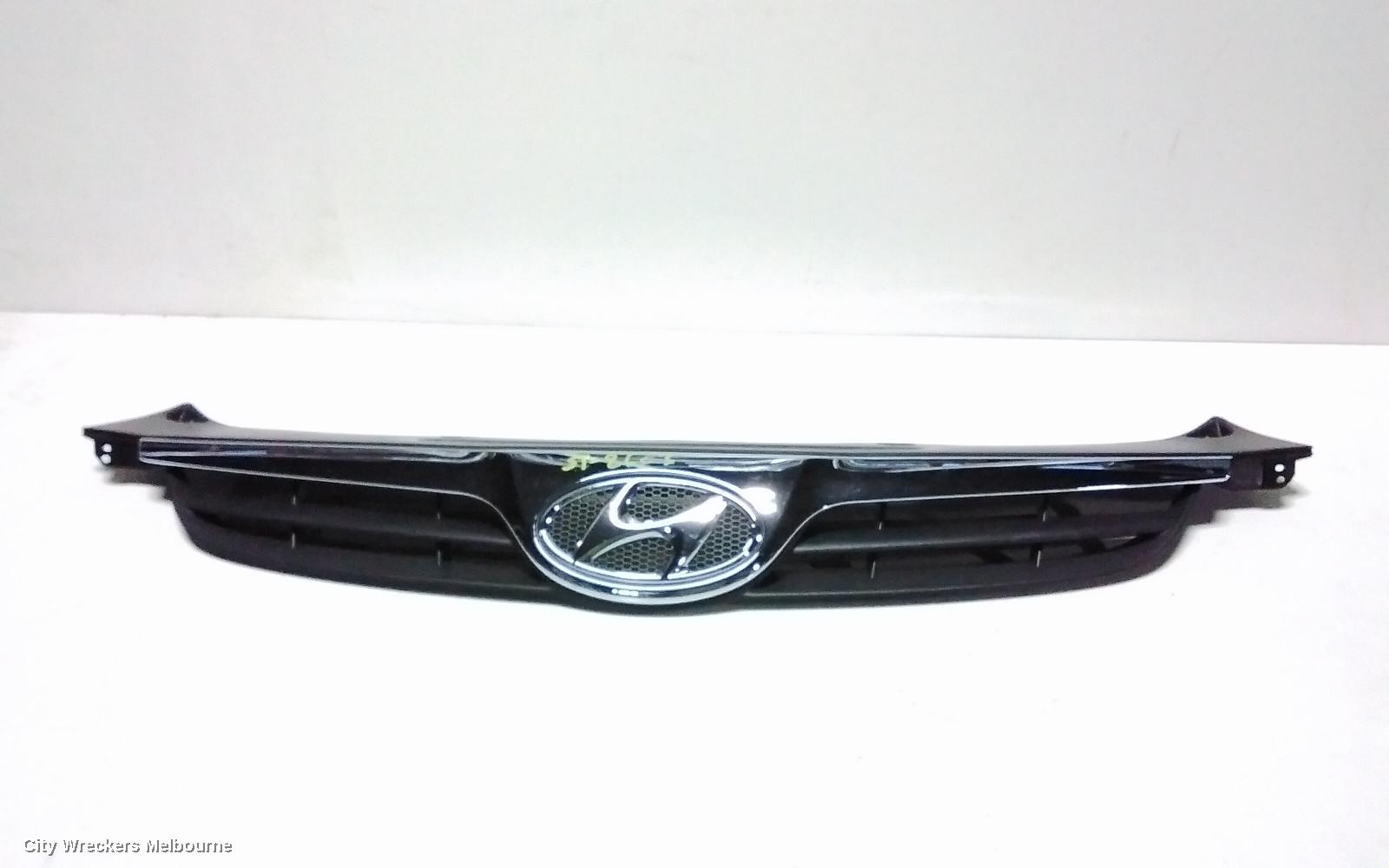 HYUNDAI I20 GRILLE, PB, RADIATOR GRILLE, 07/2010 - 03/2012