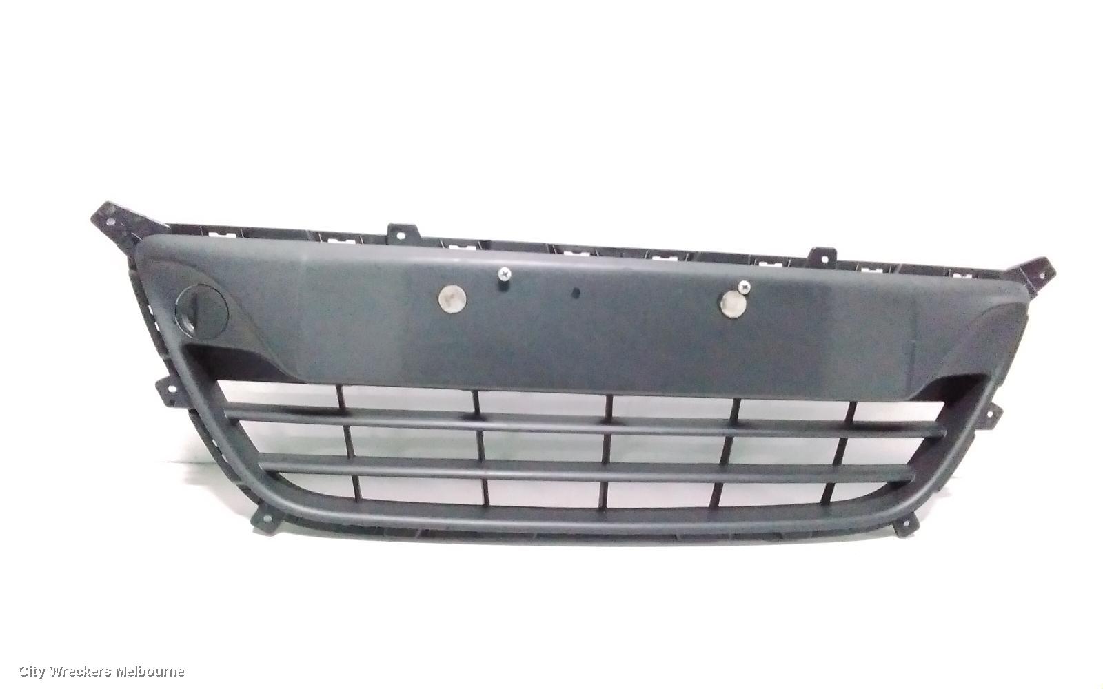 HYUNDAI I20 GRILLE, PB, BUMPER GRILLE, 07/2010 - 03/2012