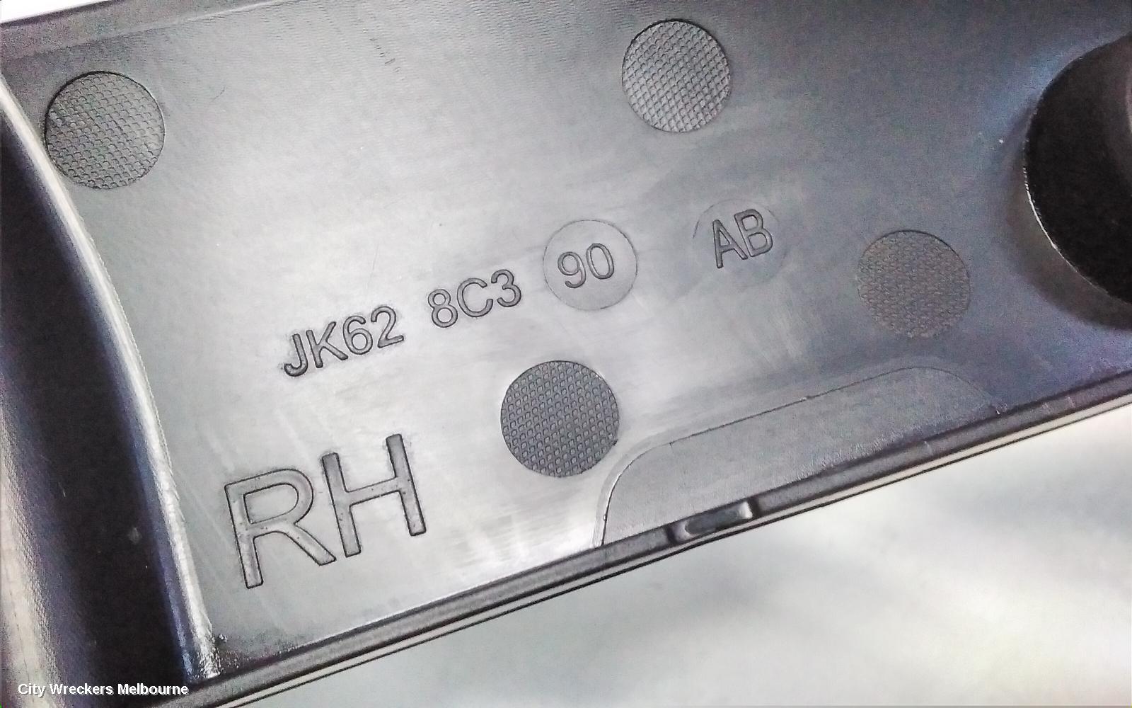 LAND ROVER RANGEROVER SPORT, L494, 12/2013 - 04/2022, RIGHT SIDE TOP OF HEADLIGHT : 115927