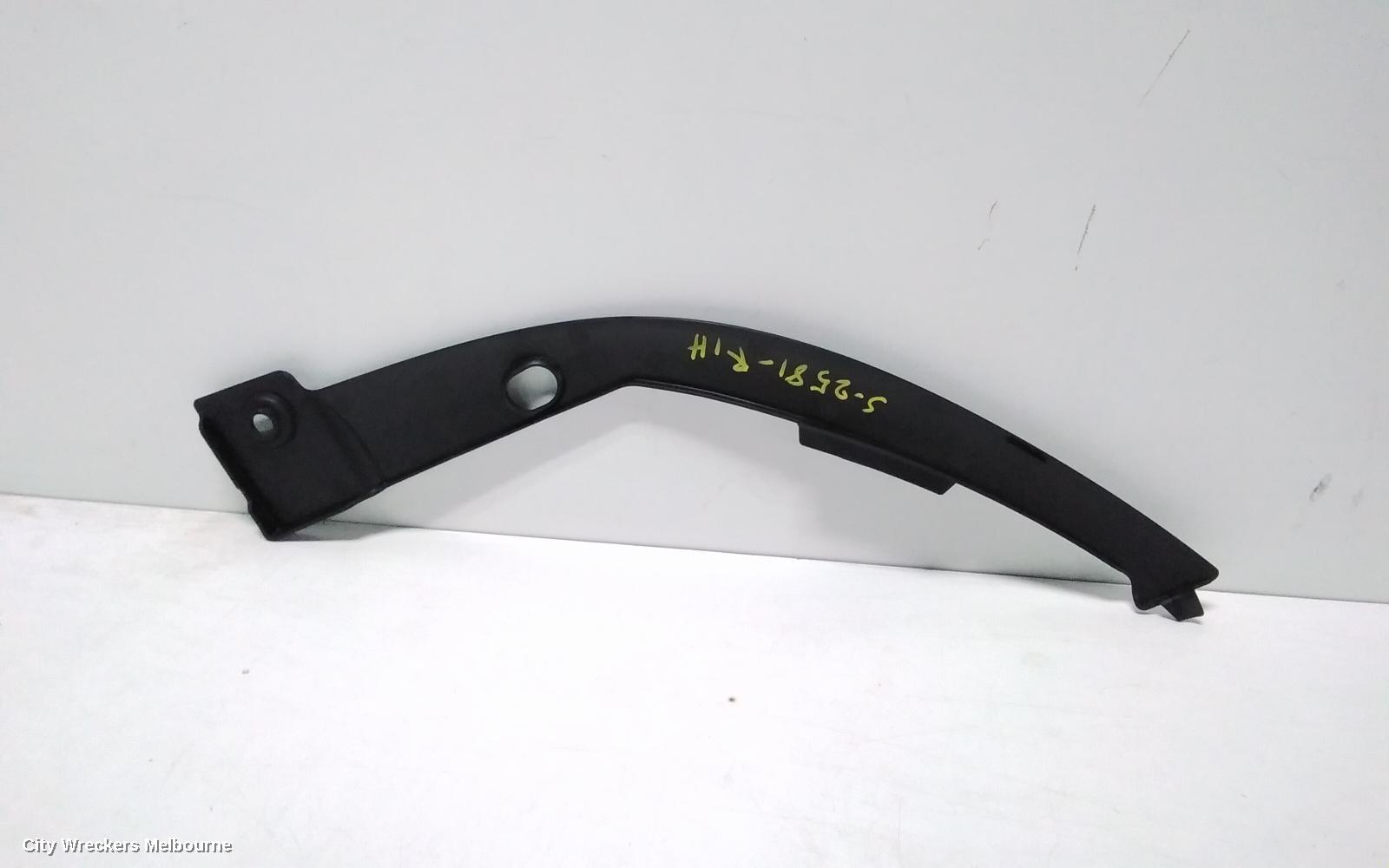 LAND ROVER RANGEROVER SPORT, L494, 12/2013 - 04/2022, RIGHT SIDE TOP OF HEADLIGHT : 115927