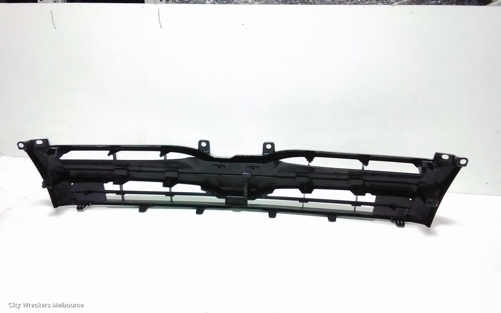 TOYOTA HIACE GRILLE, BUMPER GRILLE (CENTRE), TRH/KDH, SLWB, 08/2010 - 01/2014