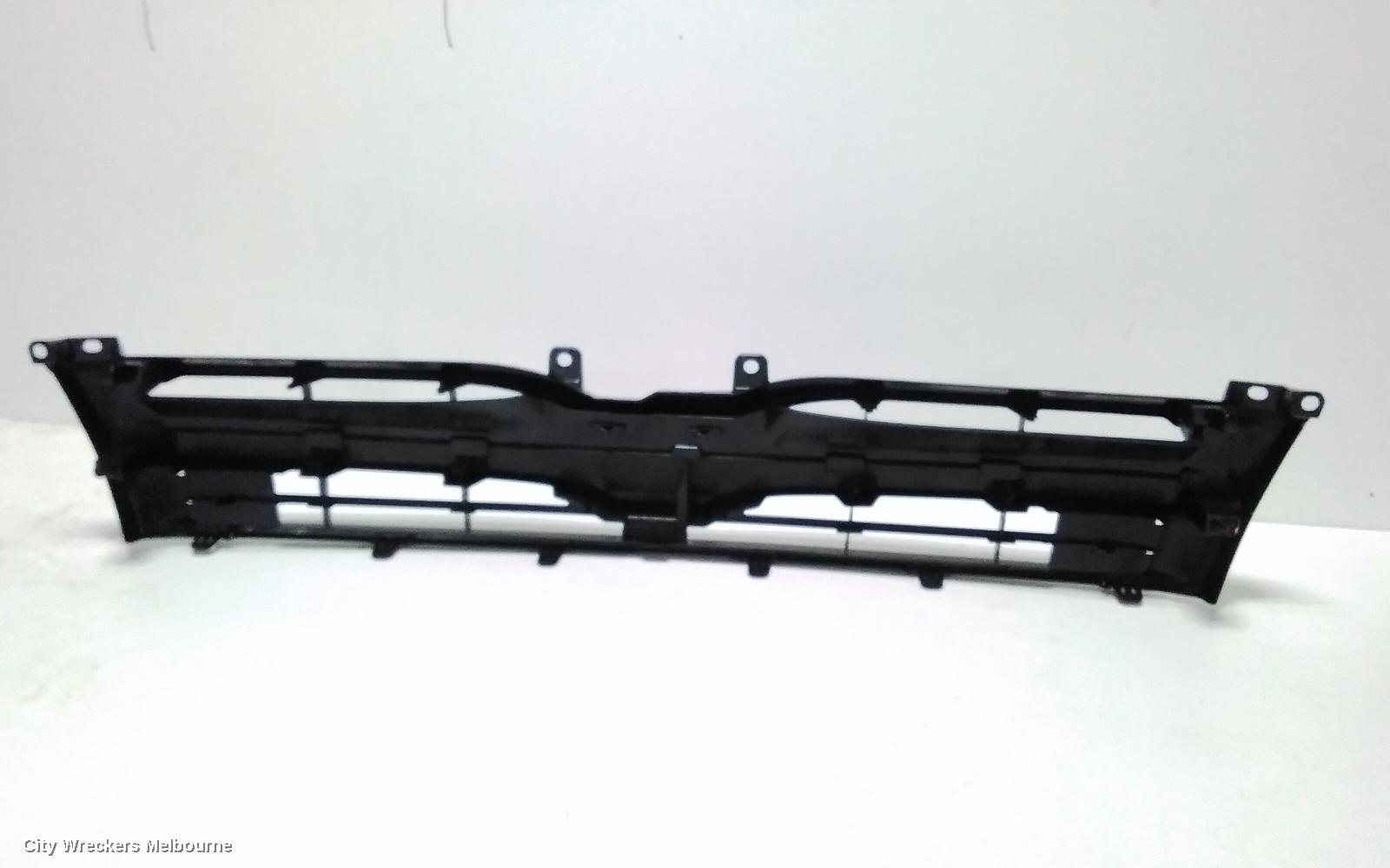 TOYOTA HIACE GRILLE, BUMPER GRILLE (CENTRE), TRH/KDH, SLWB, 08/2010 - 01/2014