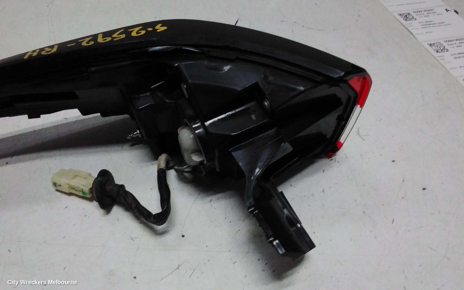 MITSUBISHI OUTLANDER RIGHT TAILLIGHT, ZM, IN BODY, W/ LED TYPE, 08/2021 - 04/2025