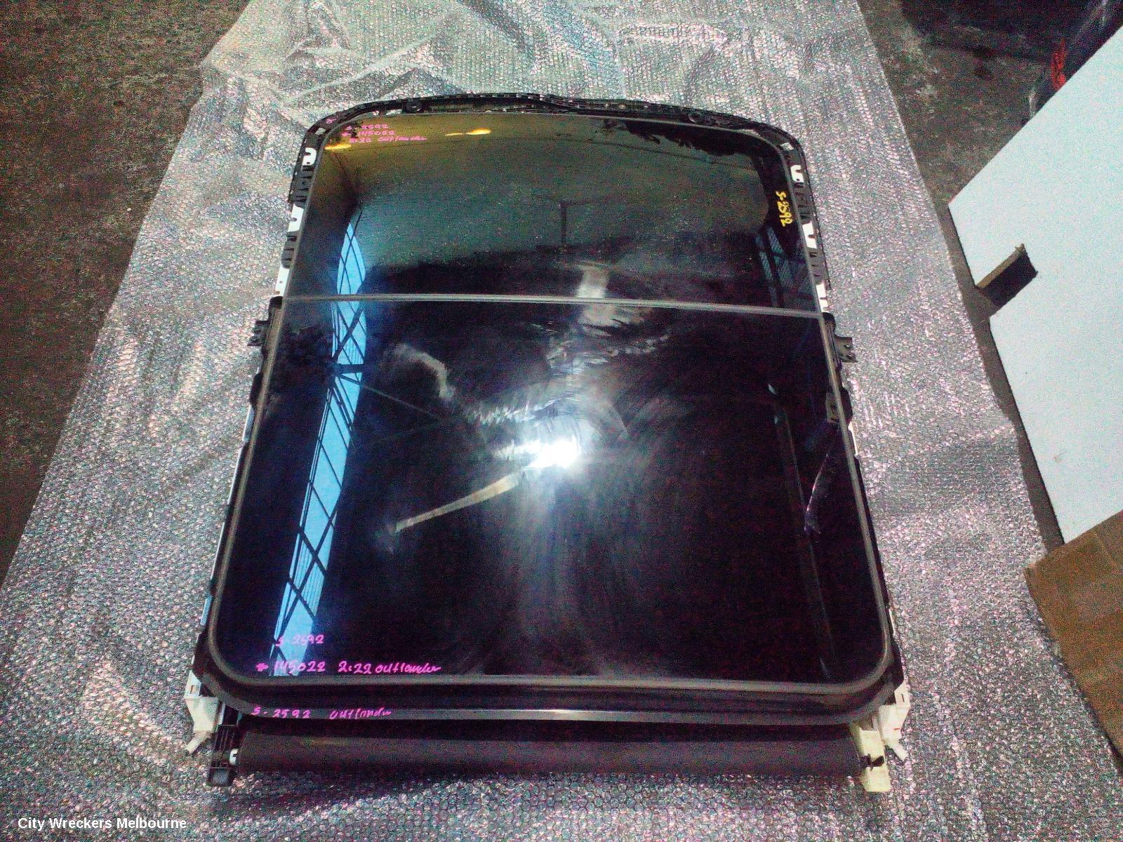 MITSUBISHI OUTLANDER ROOF GLASS/SUNROOF/T, ZM, 08/2021 ONWARDS