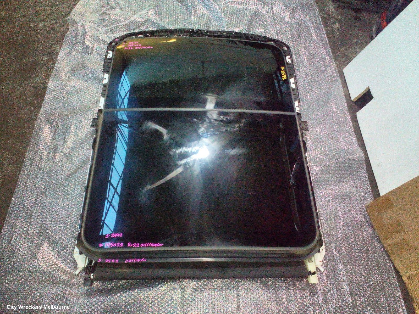MITSUBISHI OUTLANDER ROOF GLASS/SUNROOF/T, ZM, 08/2021 ONWARDS