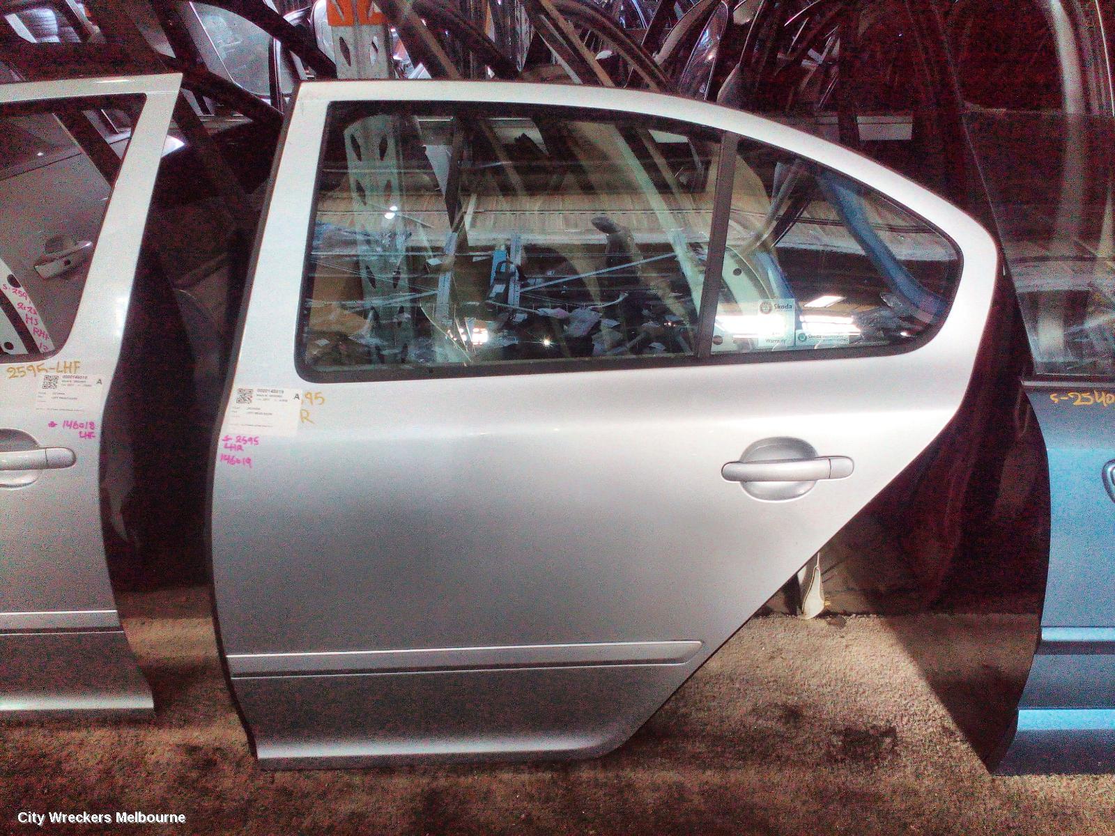 SKODA OCTAVIA LEFT REAR DOOR/SLIDING, 1Z, LIFTBACK SEDAN, 01/2004 - 10/2013