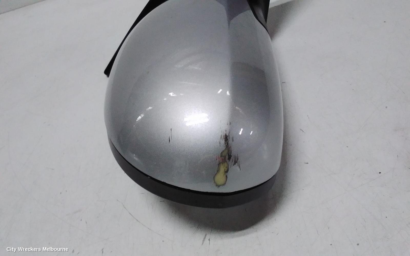 HYUNDAI I30 RIGHT DOOR MIRROR, FD, COLOUR CODED, MANUAL FOLD, NON FLASHER TYPE, 09/2007 - 04/2012