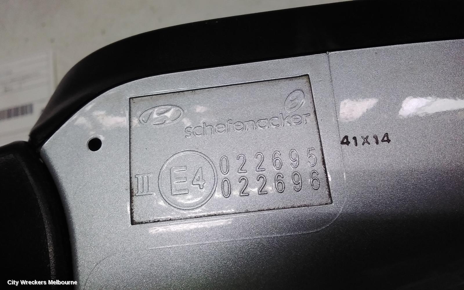 HYUNDAI I30 RIGHT DOOR MIRROR, FD, COLOUR CODED, MANUAL FOLD, NON FLASHER TYPE, 09/2007 - 04/2012