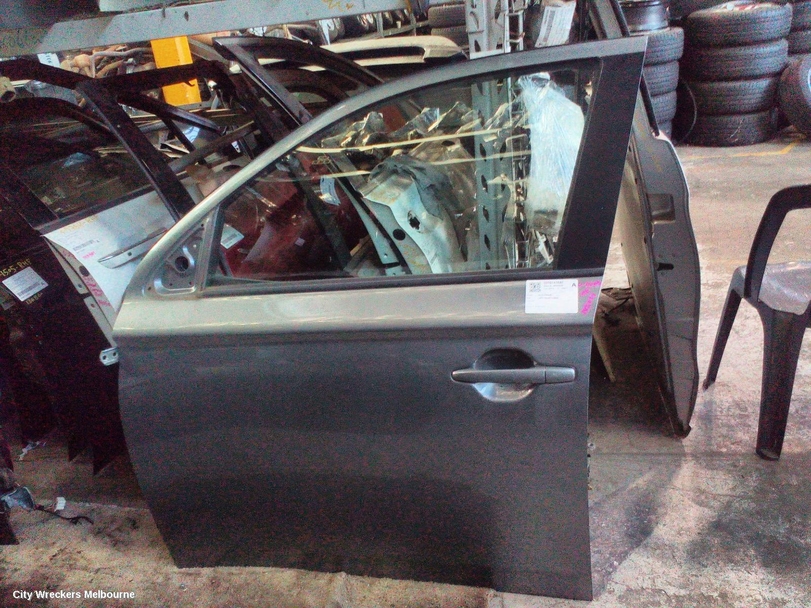 MITSUBISHI OUTLANDER LEFT FRONT DOOR, ZJ, 10/2012 - 03/2015