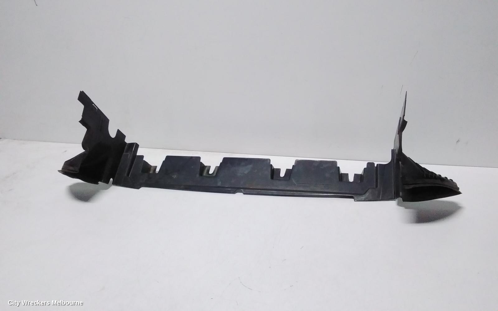 LAND ROVER DISCOVERY SPORT, L550, 01/2015 ONWARDS, RADIATOR AIR DIVERTER  GK72-8A095-A: 116034