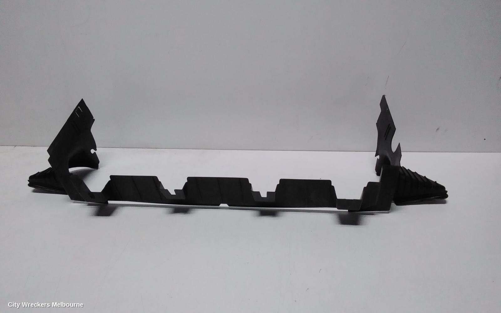 LAND ROVER DISCOVERY SPORT, L550, 01/2015 ONWARDS, RADIATOR AIR DIVERTER  GK72-8A095-A: 116034