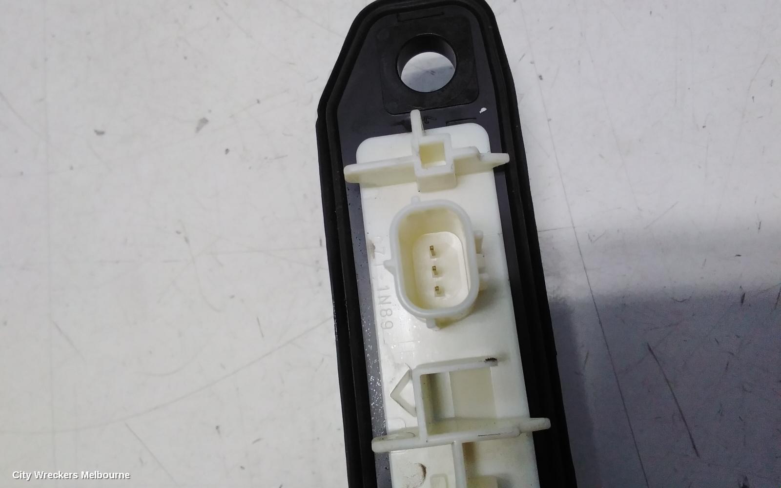 TOYOTA C-HR, GEN 1, 12/2016 - 09/2023, TAILGATE BUTTON: 116094
