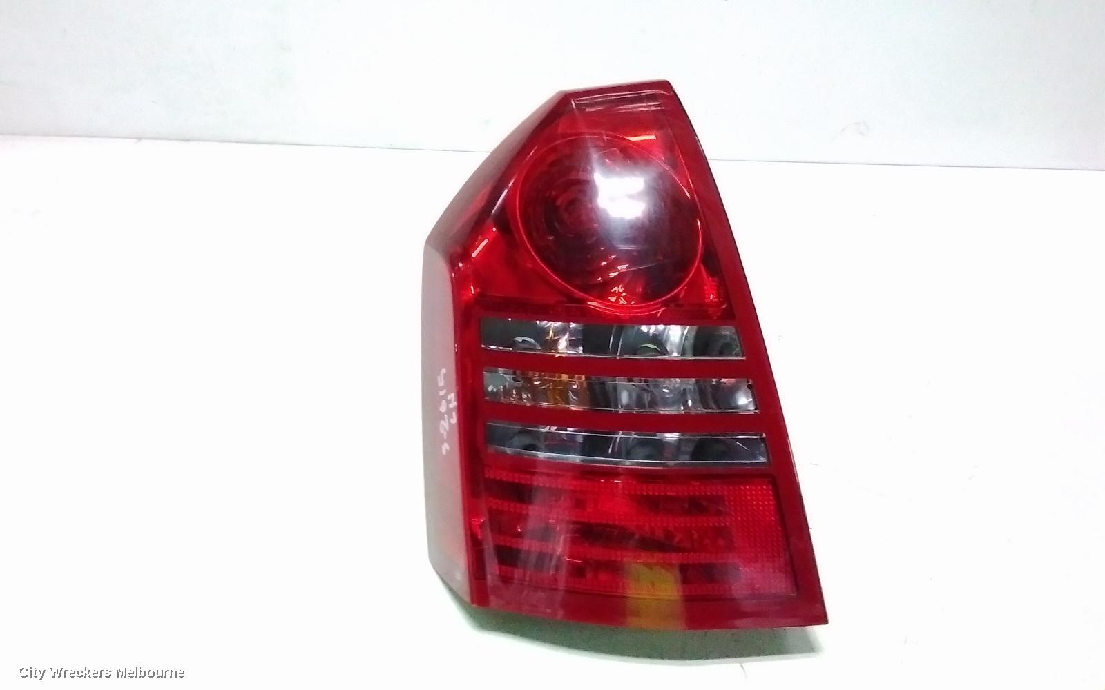 CHRYSLER 300C LEFT TAILLIGHT, IN BODY, SEDAN, 11/2005 - 02/2008