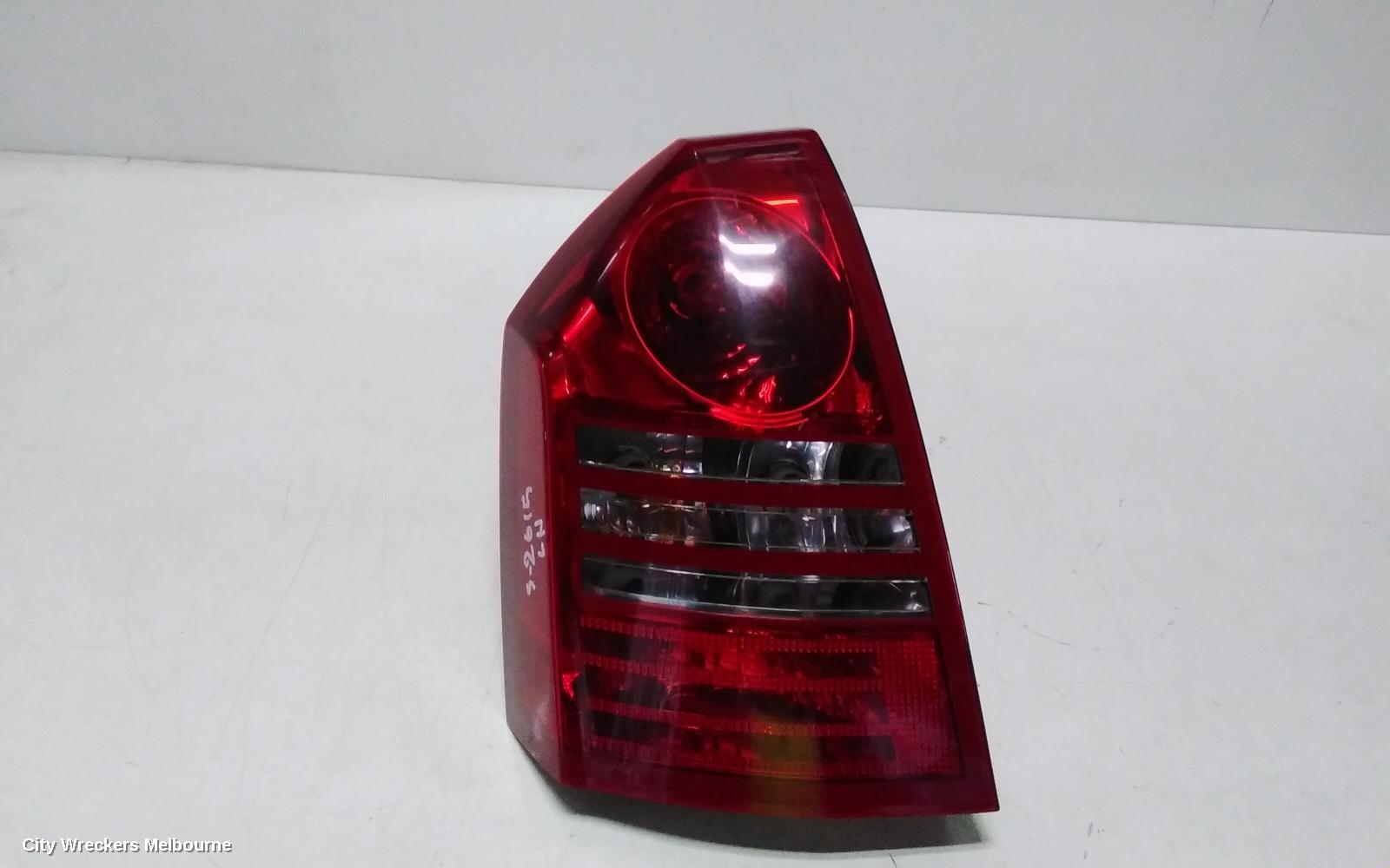 CHRYSLER 300C LEFT TAILLIGHT, IN BODY, SEDAN, 11/2005 - 02/2008