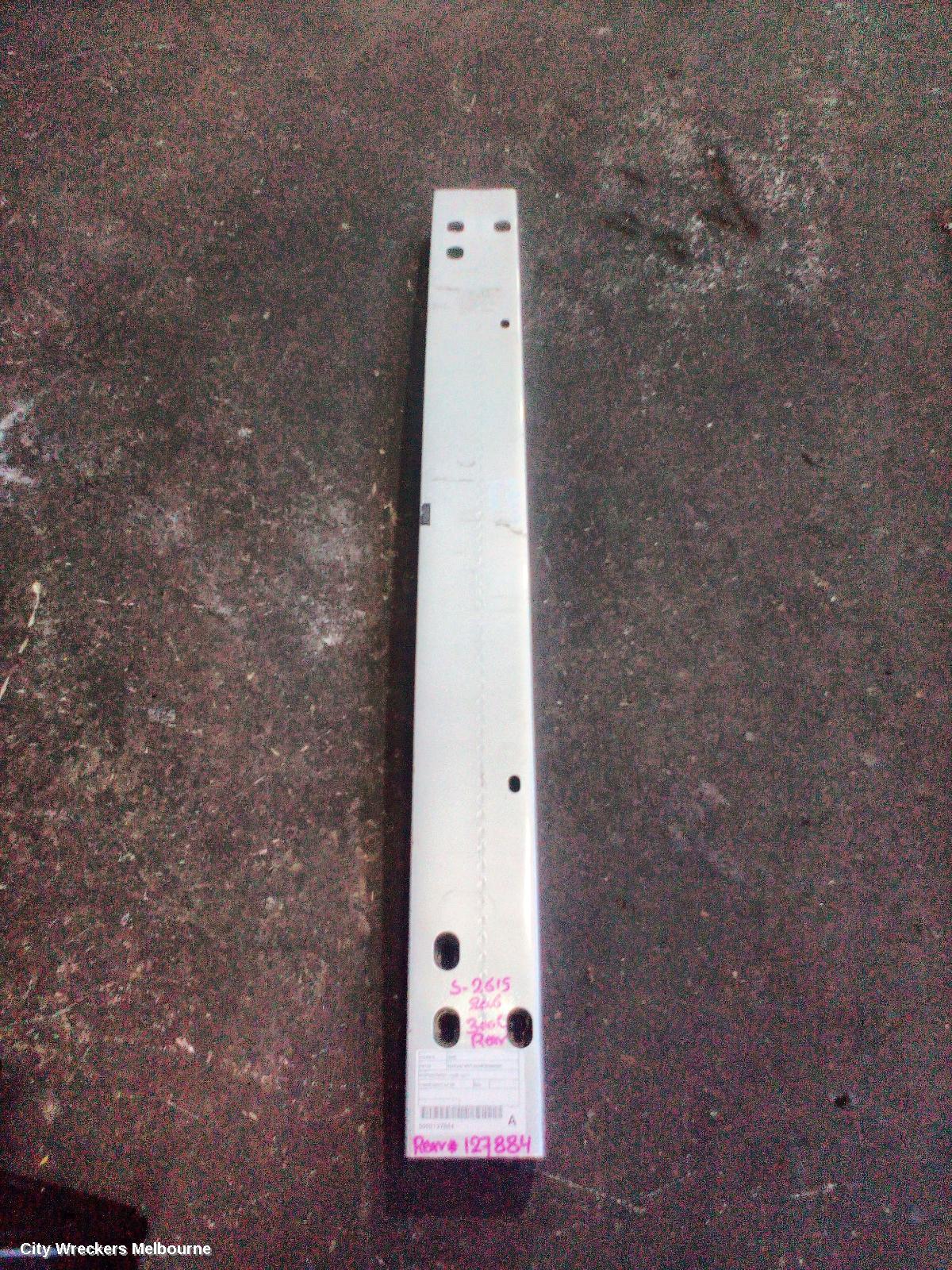 CHRYSLER 300C R/BAR BRACKET/REINFO, REINFORCEMENT, 11/2005 - 12/2011