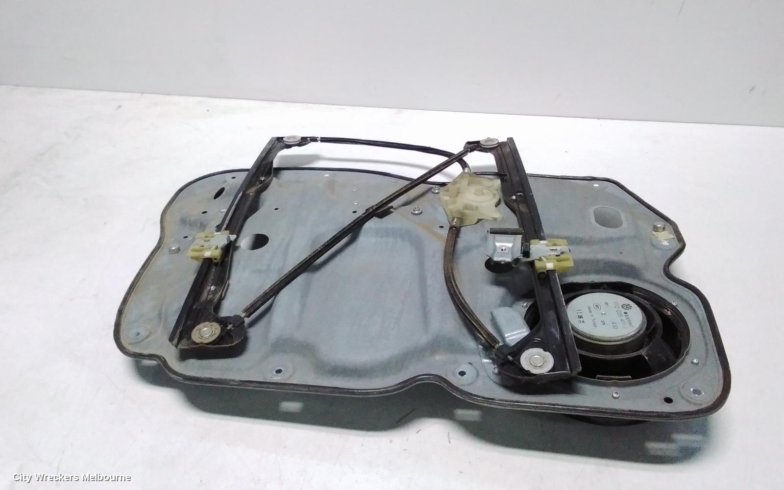 VOLKSWAGEN CADDY RIGHT FRONT WINDOW REG/MOTOR, 2K, POWER, 12/2004 - 06/2015