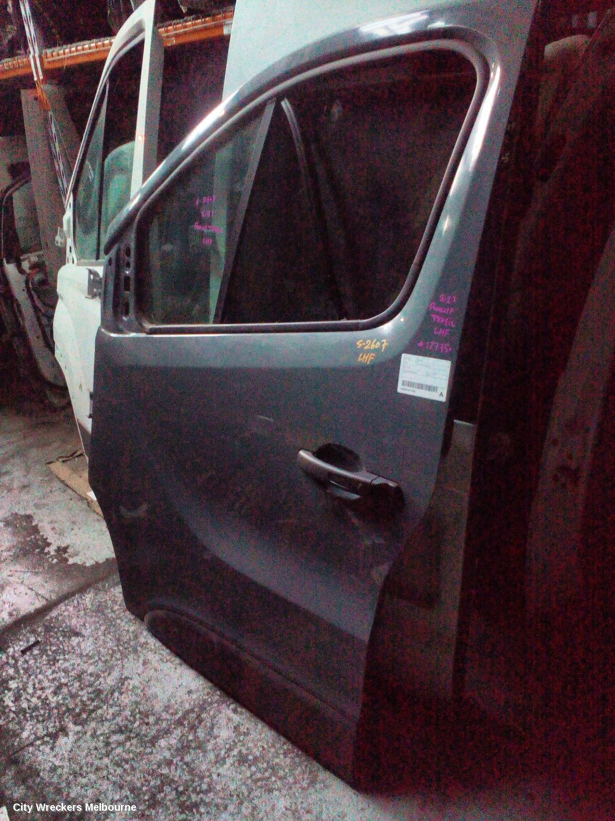 RENAULT TRAFIC LEFT FRONT DOOR, X82, 07/2020 ONWARDS
