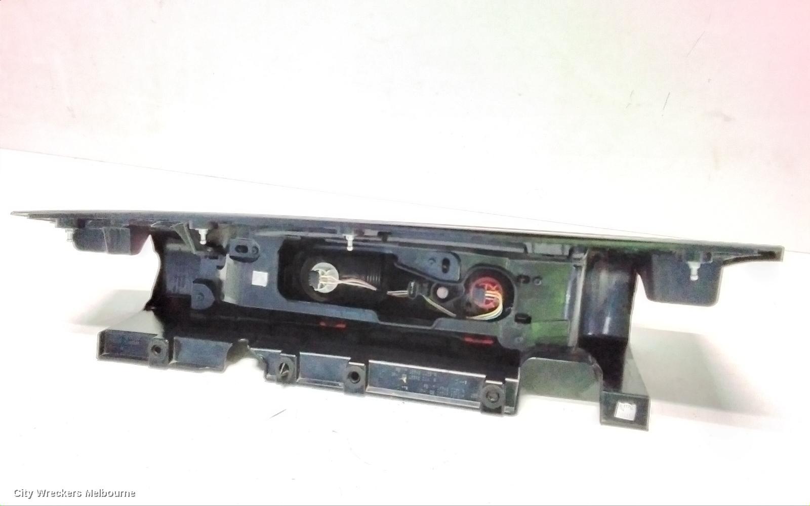 RENAULT TRAFIC LEFT TAILLIGHT, X82, IN BODY, UPPER, 01/2015 ONWARDS