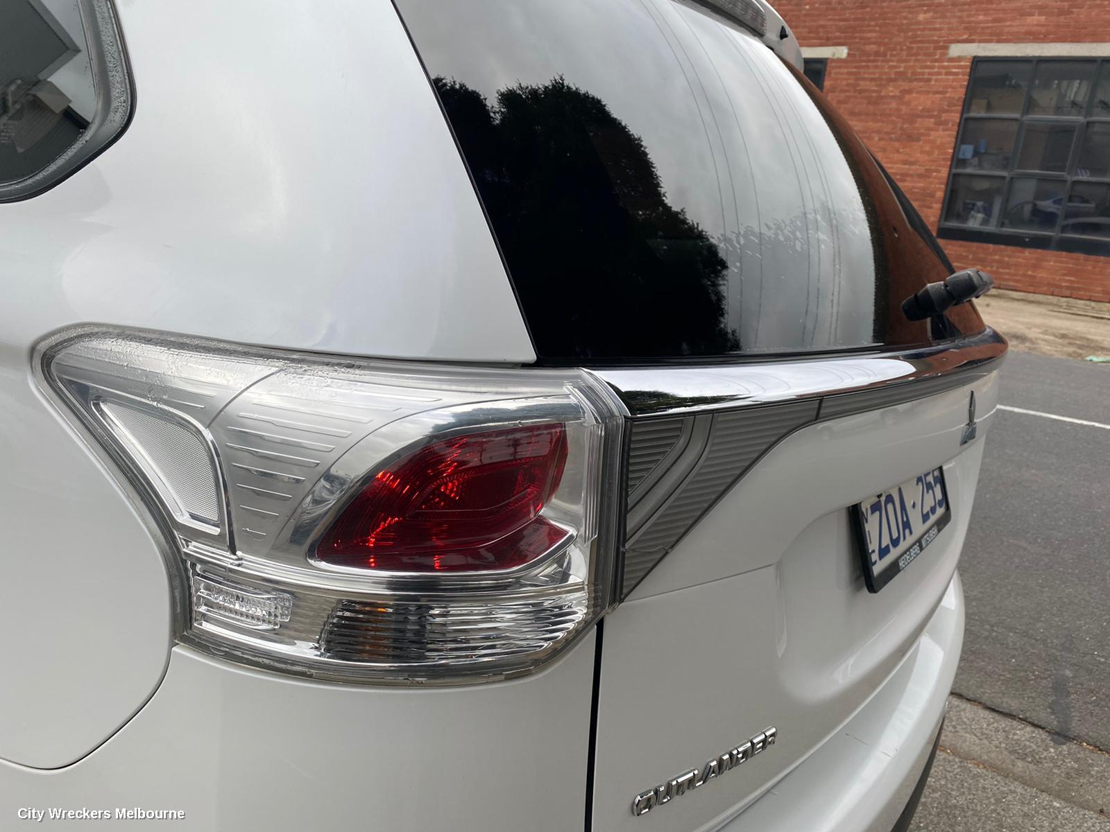 MITSUBISHI OUTLANDER RIGHT REAR DOOR, ZJ, 10/2012 - 03/2015