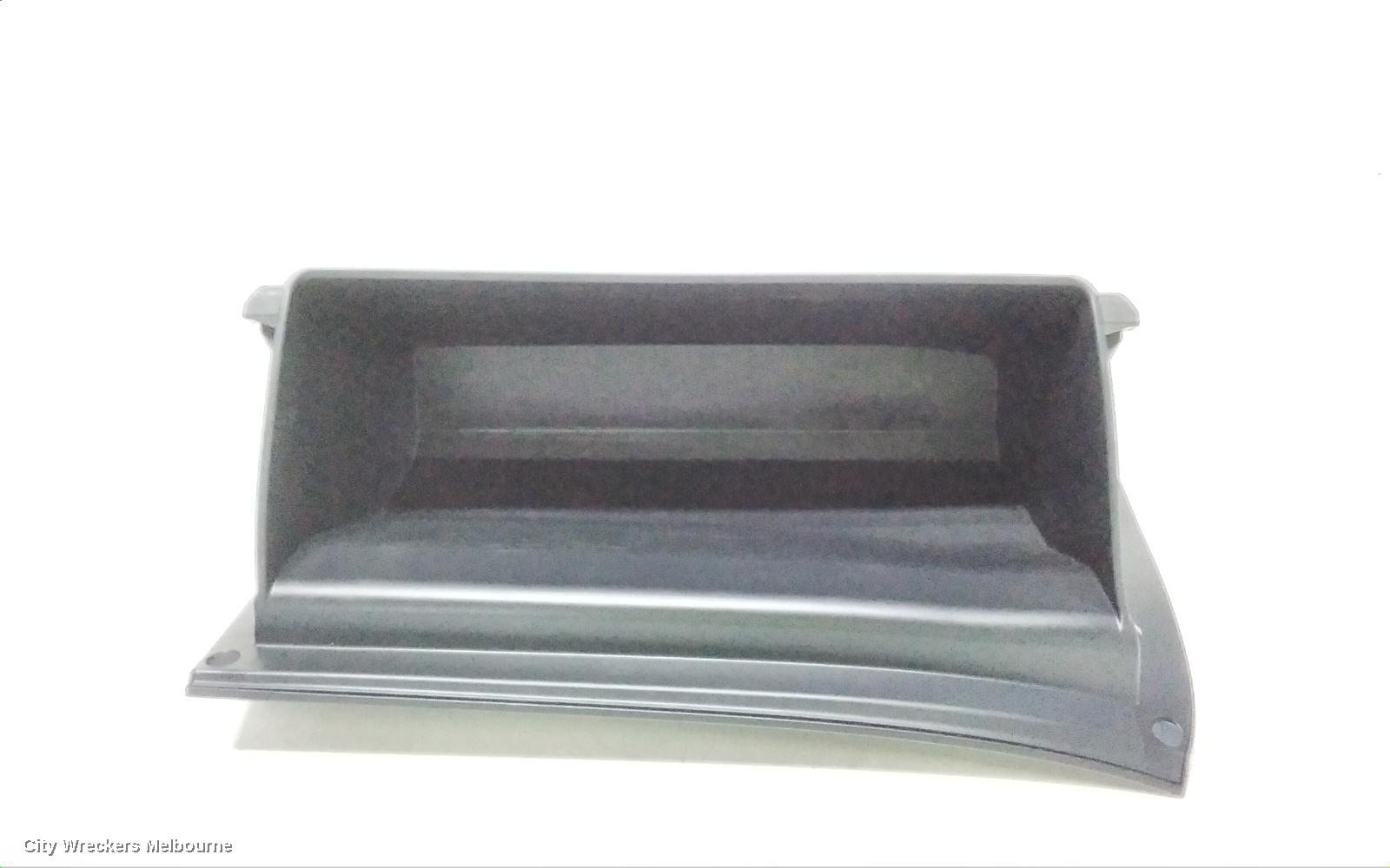 TOYOTA KLUGER GLOVE BOX, XU50 SERIES, 03/2014 - 02/2021