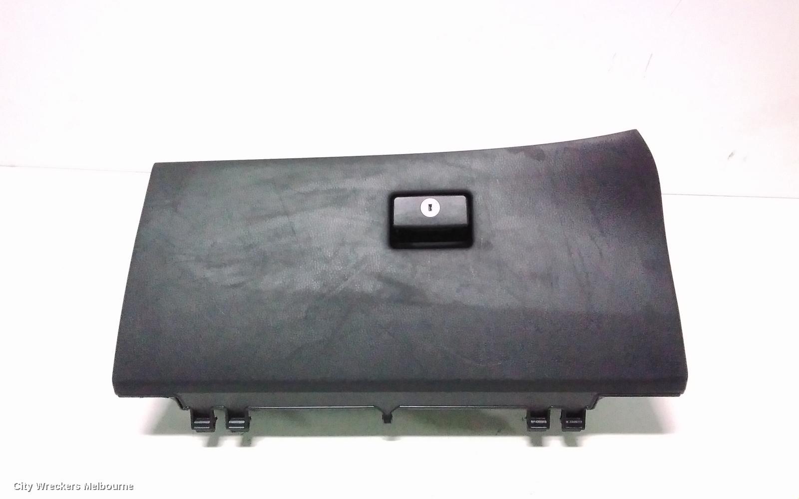 TOYOTA KLUGER GLOVE BOX, XU50 SERIES, 03/2014 - 02/2021