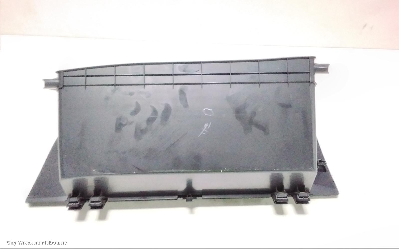 TOYOTA KLUGER GLOVE BOX, XU50 SERIES, 03/2014 - 02/2021