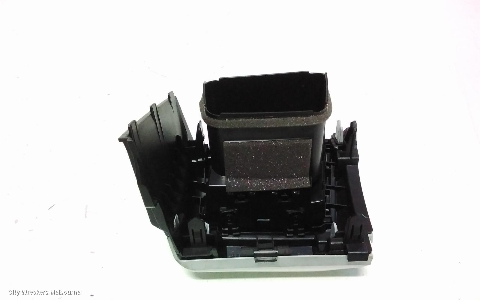 TOYOTA KLUGER, XU50 SERIES, 03/2014 - 02/2021, RH AIRVENT: 116304