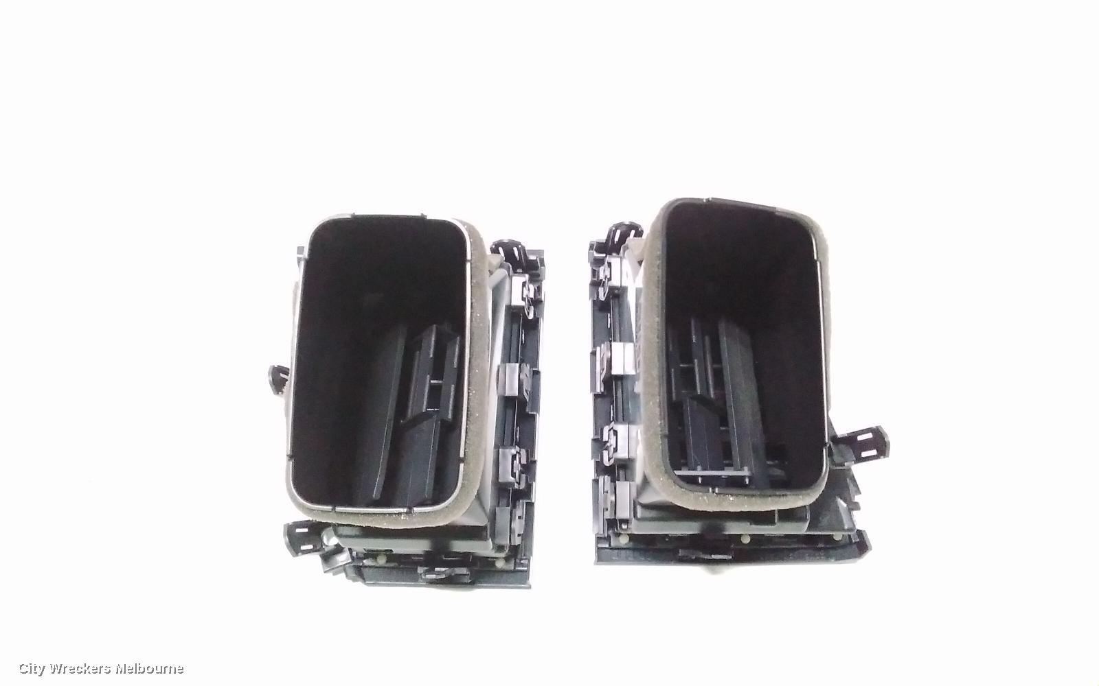 TOYOTA KLUGER, XU50 SERIES, 03/2014 - 02/2021, CENTRE AIRVENT: 116305
