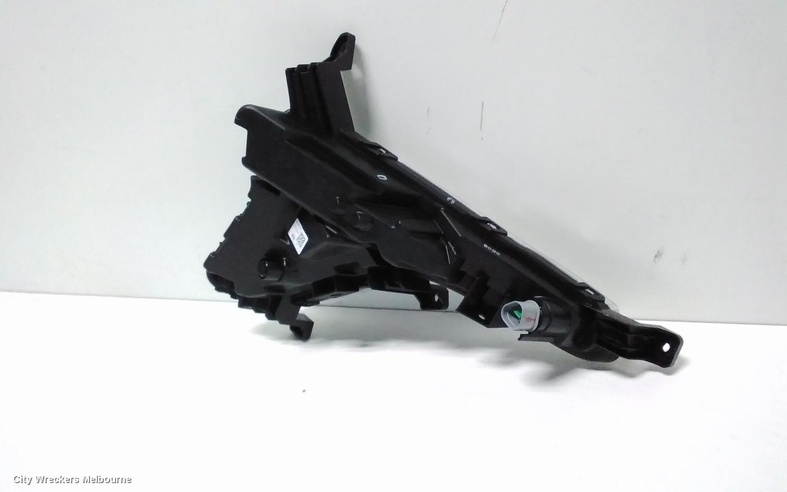 HYUNDAI SONATA RIGHT INDICATOR/FOG/SIDE, DAYTIME RUNNING LAMP, LF, ACTIVE, 08/2017 - 01/2020