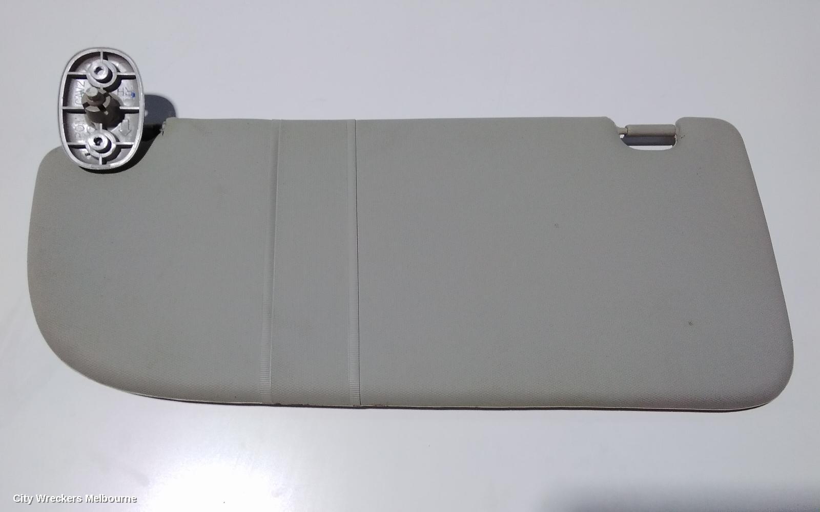 HOLDEN COLORADO SUNVISOR, RG, RH SIDE, 01/2012 - 12/2020