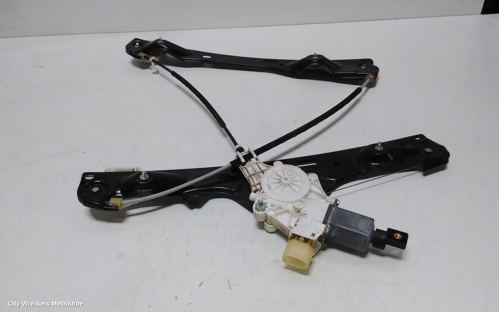 BMW X1 RIGHT FRONT WINDOW REG/MOTOR, E84, 04/2010 - 07/2015