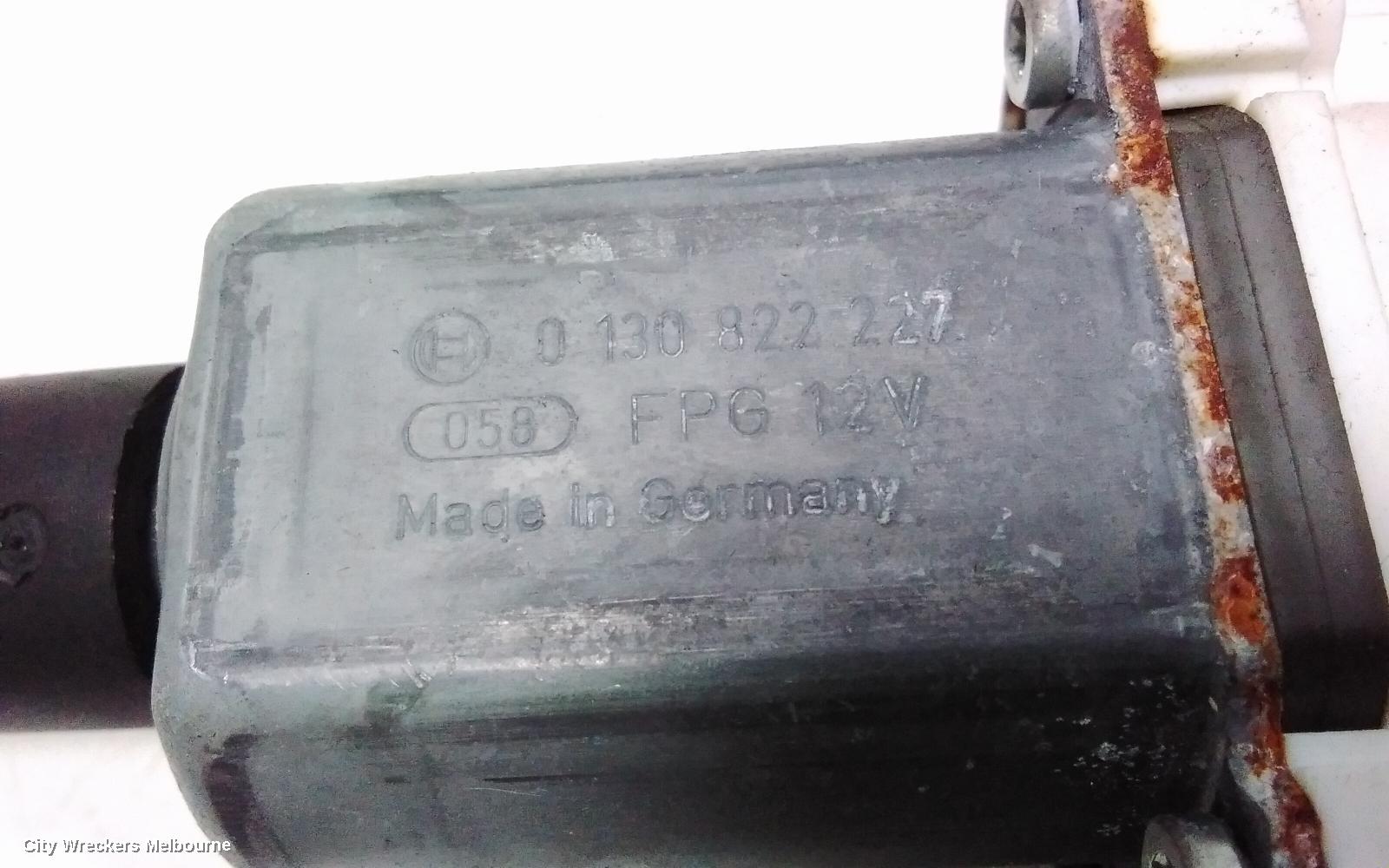 BMW X1 RIGHT FRONT WINDOW REG/MOTOR, E84, 04/2010 - 07/2015