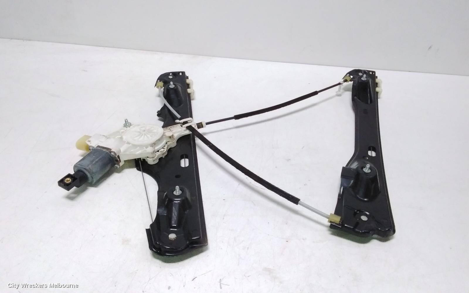BMW X1 RIGHT FRONT WINDOW REG/MOTOR, E84, 04/2010 - 07/2015