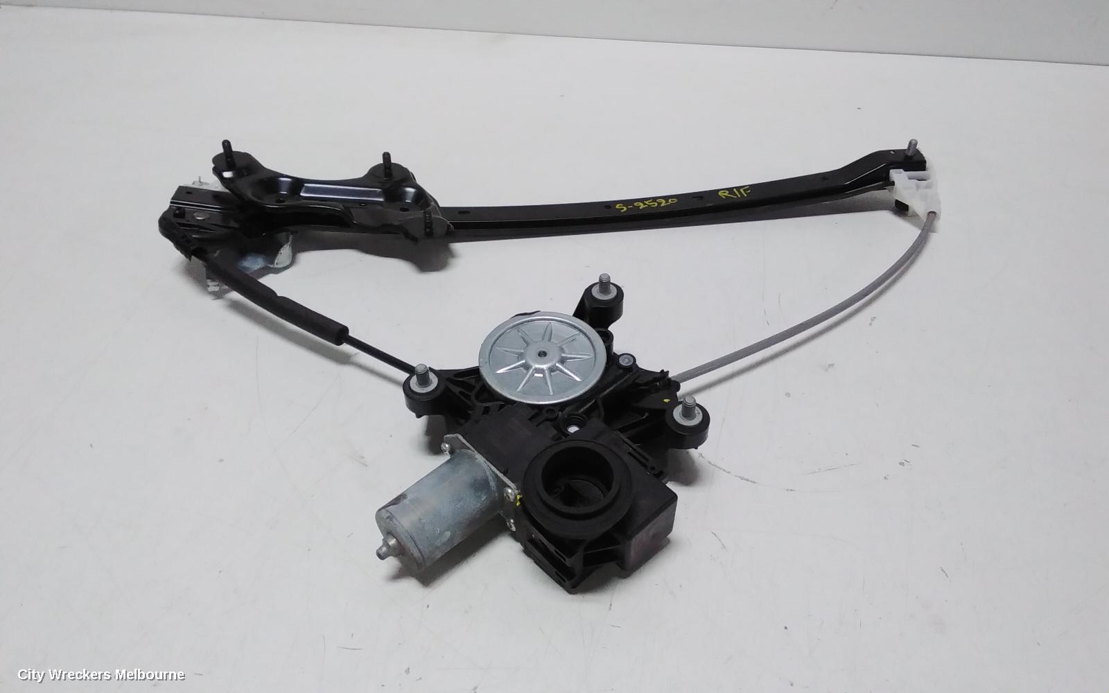 LEXUS UX RIGHT FRONT WINDOW REG/MOTOR, X10, 10/2018 ONWARDS
