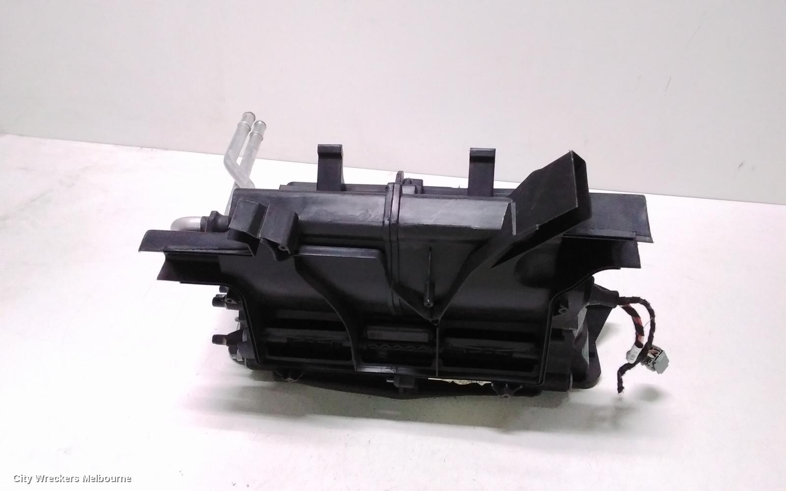 CHRYSLER 300C HEATER CORE/BOX, 11/2005 - 12/2011