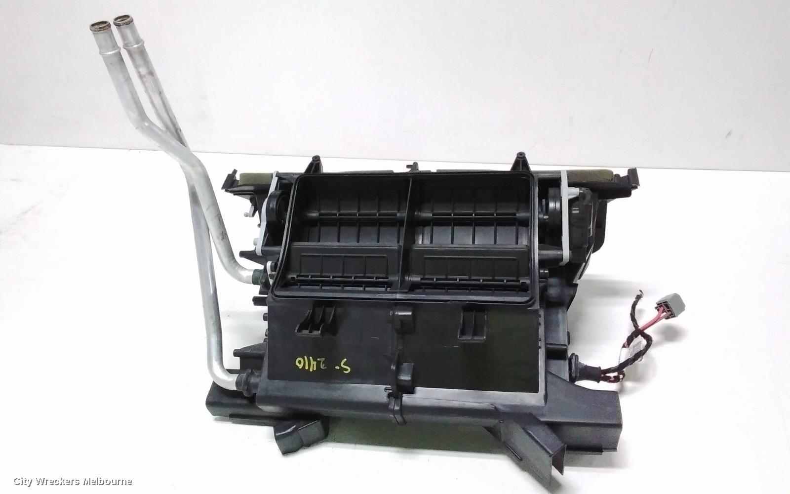 CHRYSLER 300C HEATER CORE/BOX, 11/2005 - 12/2011