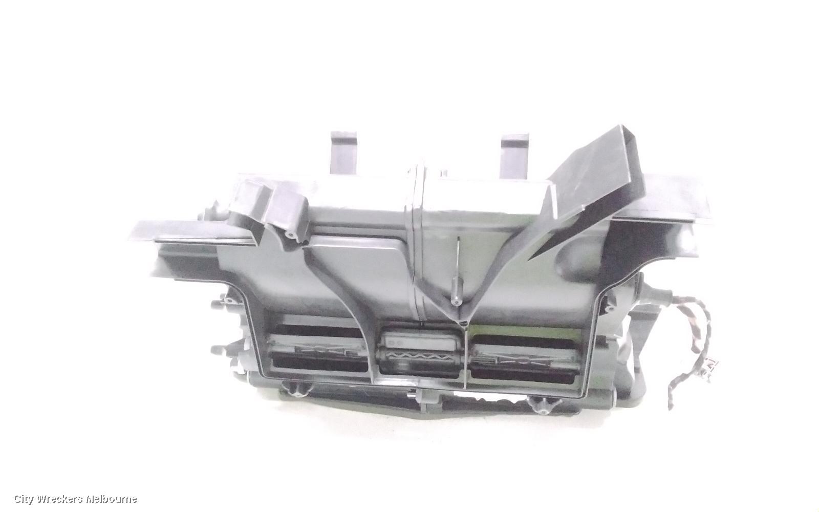 CHRYSLER 300C HEATER CORE/BOX, 11/2005 - 12/2011