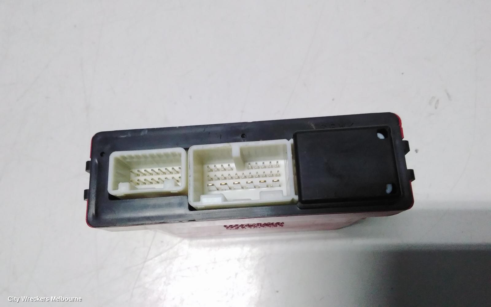 LEXUS IS250/IS250C, GSE20R 11/2005 - 07/2013, MIRROR CONTROL UNIT ~ 89430-53011 // 12330-6840: 116430