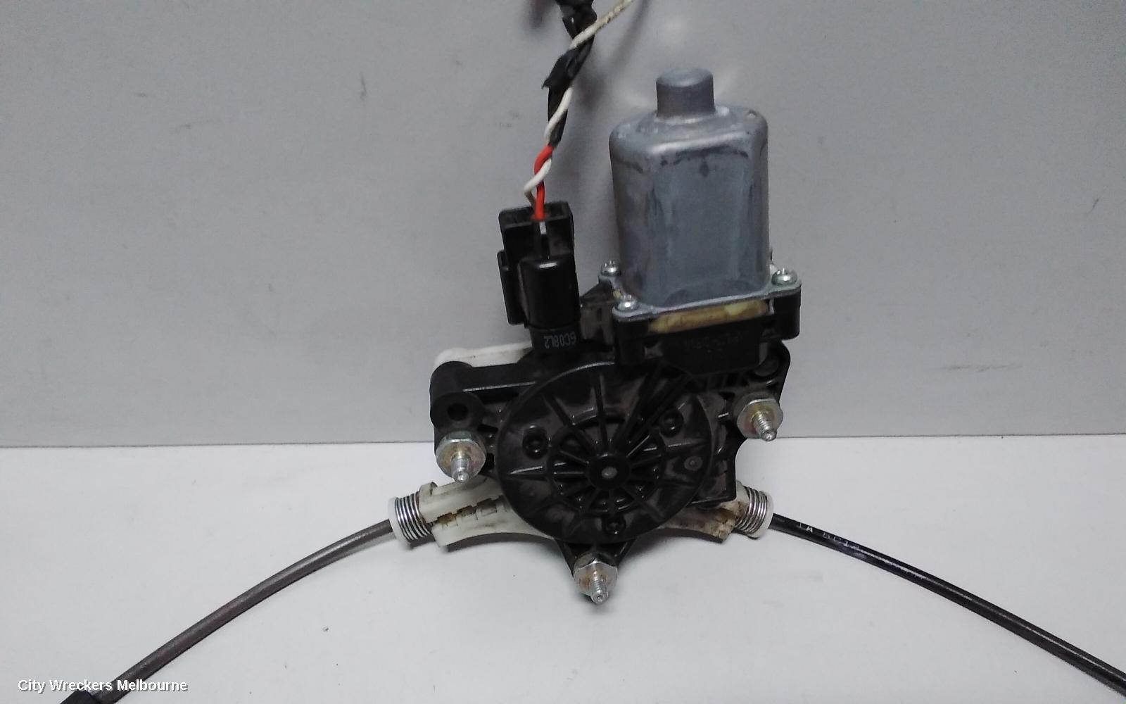 TOYOTA HIACE LEFT FRONT WINDOW REG/MOTOR, DOOR REG AND MOTOR ASSY, TRH/KDH, 03/2005 - 04/2019