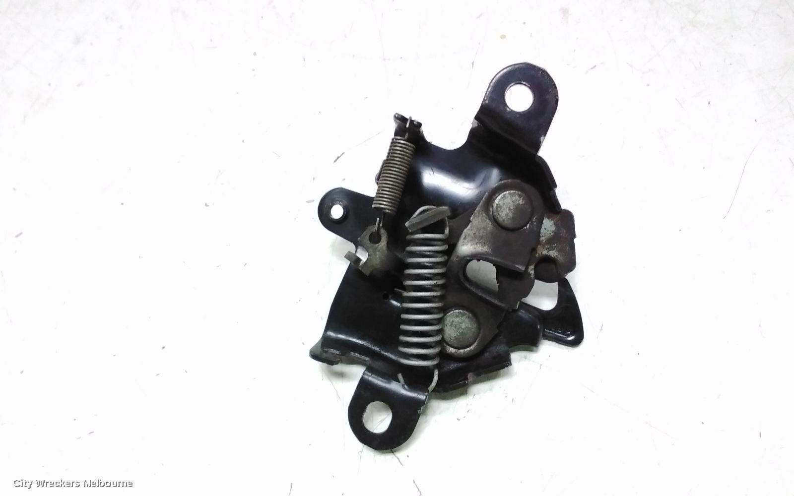 TOYOTA HIACE BONNET LOCK/SUPPORT, TRH/KDH, LOCK ONLY, 03/2005 - 04/2019