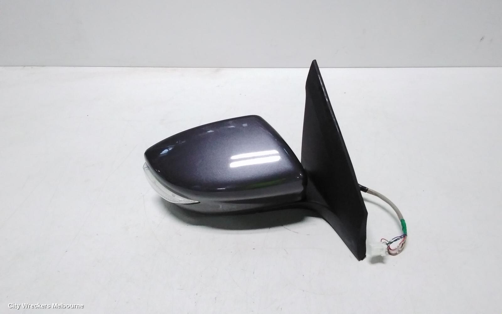 NISSAN PULSAR RIGHT DOOR MIRROR, B17, SEDAN, MANUAL FOLD TYPE, 12/2012 - 12/2017