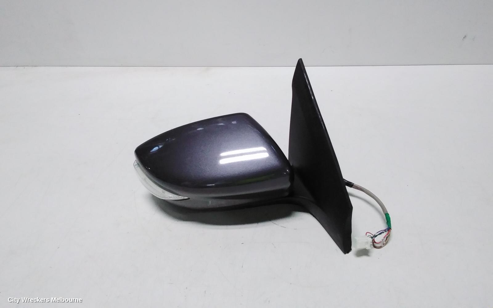 NISSAN PULSAR RIGHT DOOR MIRROR, B17, SEDAN, MANUAL FOLD TYPE, 12/2012 - 12/2017