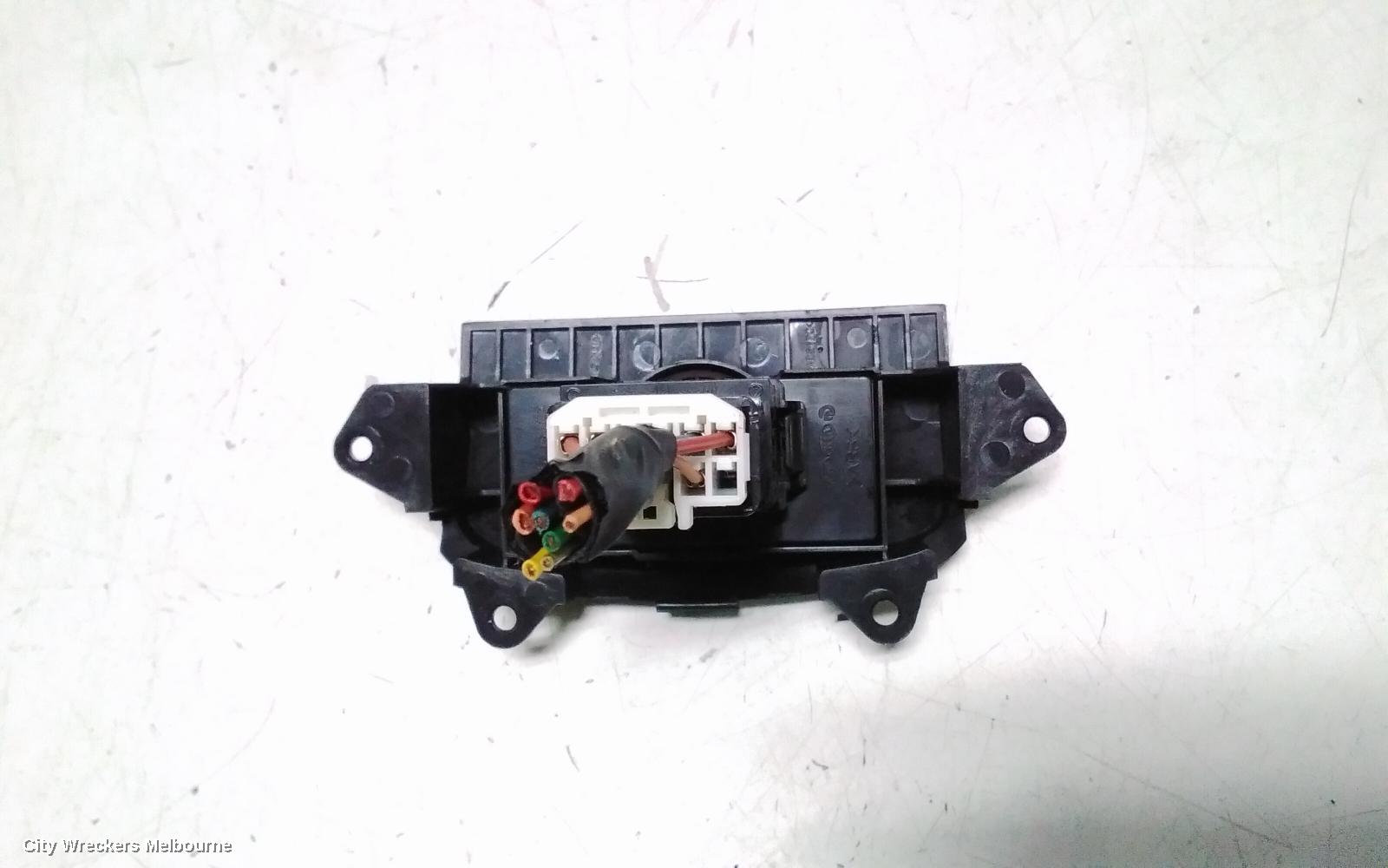 KIA CERATO, TD, 10/2008 - 03/2013, HAZARD FLASHER SWITCH: 116505