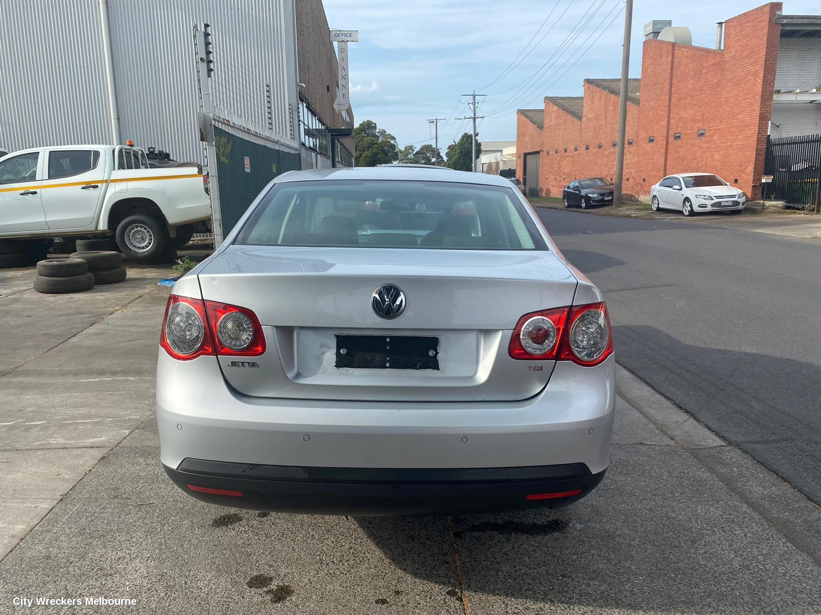 VOLKSWAGEN JETTA LOWER ENGINE SPLASH TRAY